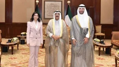 سمو الامير مع وزيرة الأشغال ومدير عام مؤسسة الموانئ