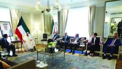 ولي العهد اثناء اجتماعه مع ممثلي الشركات الامريكية