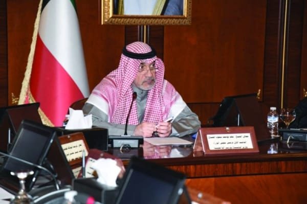 الشيخ فهد اليوسف اثناء لقاءوه برؤساء الصحف وجميعات النفع العام
